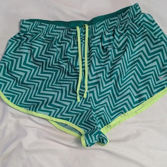 (M) Nike Women's Dri-Fit Multicolored Green Athletic Running Shorts with Lining - Picture 1 of 8